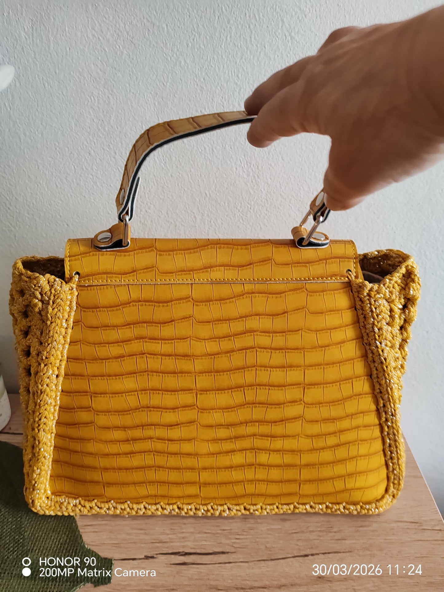 CrocSunny – Sac à main jaune embossé effet croco
