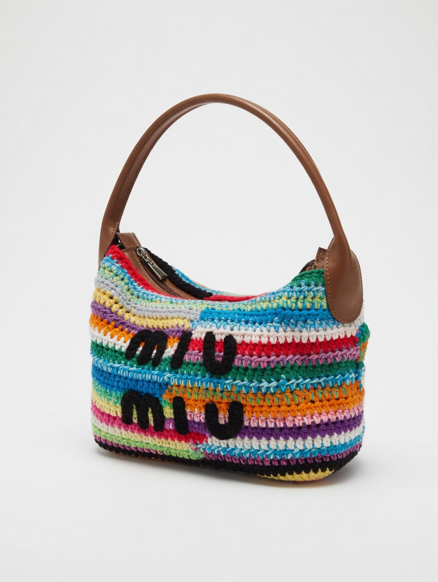 Miu Regenbogen – Handgehäkelte Tasche